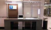 南港站上網台位於B2大廳，提供公用筆電上網